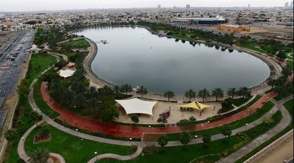 DUBAI AL BARSHA POND PARK